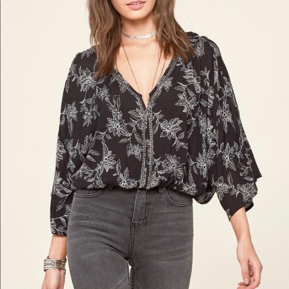 Amuse Society Moon dancer top Size XS NWT